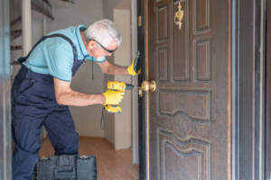 Locksmith Services: Benefits of Hiring a Qualified Expert
